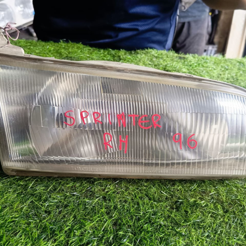 farol original derecho de toyota sprinter año 96