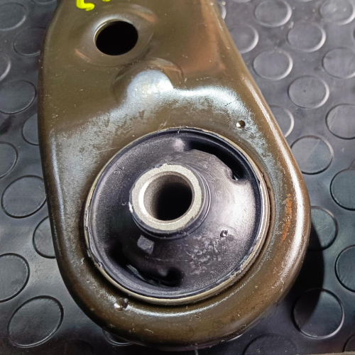 Bandejas de rav 4  lado derecho año 2015